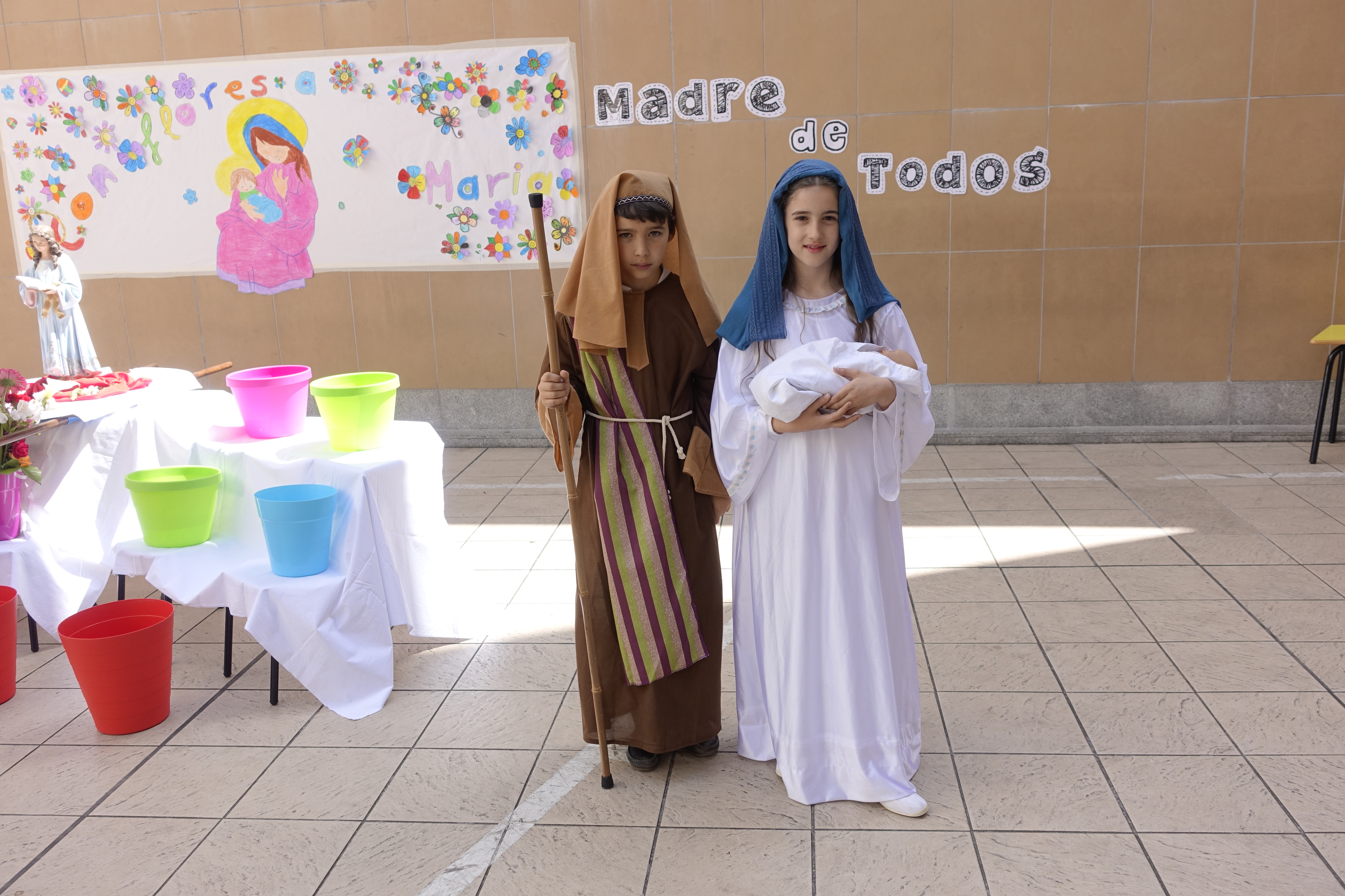 Ofrenda de flores a María