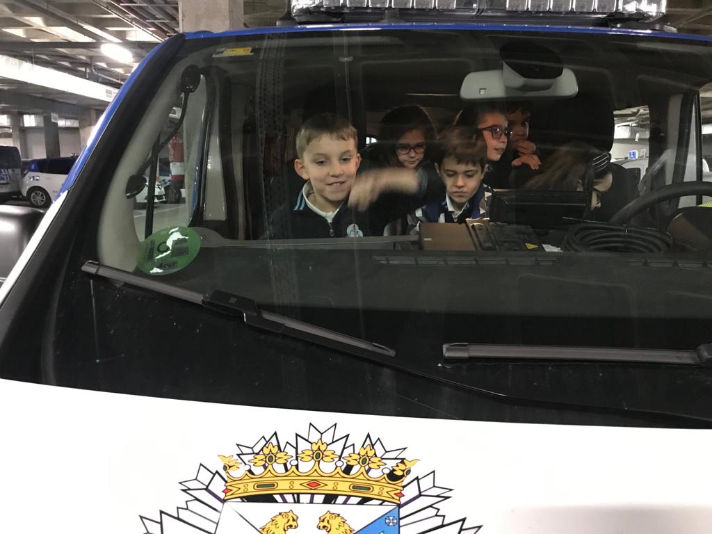 DE MAYOR QUIERO SER… ¡ POLICÍAAAA!