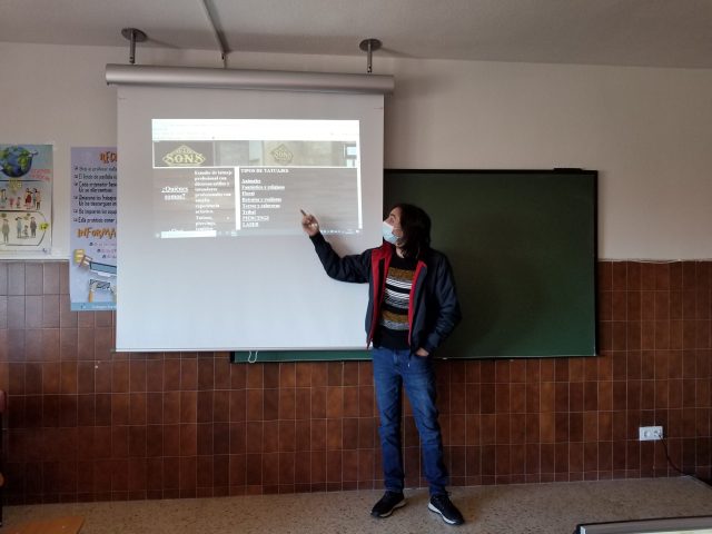 JÓVENES Y EMPRENDEDORES
